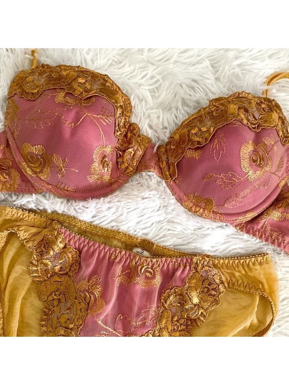 Rare Victoria’s Secret vintage pink & gold lace & mesh floral bra & panty set